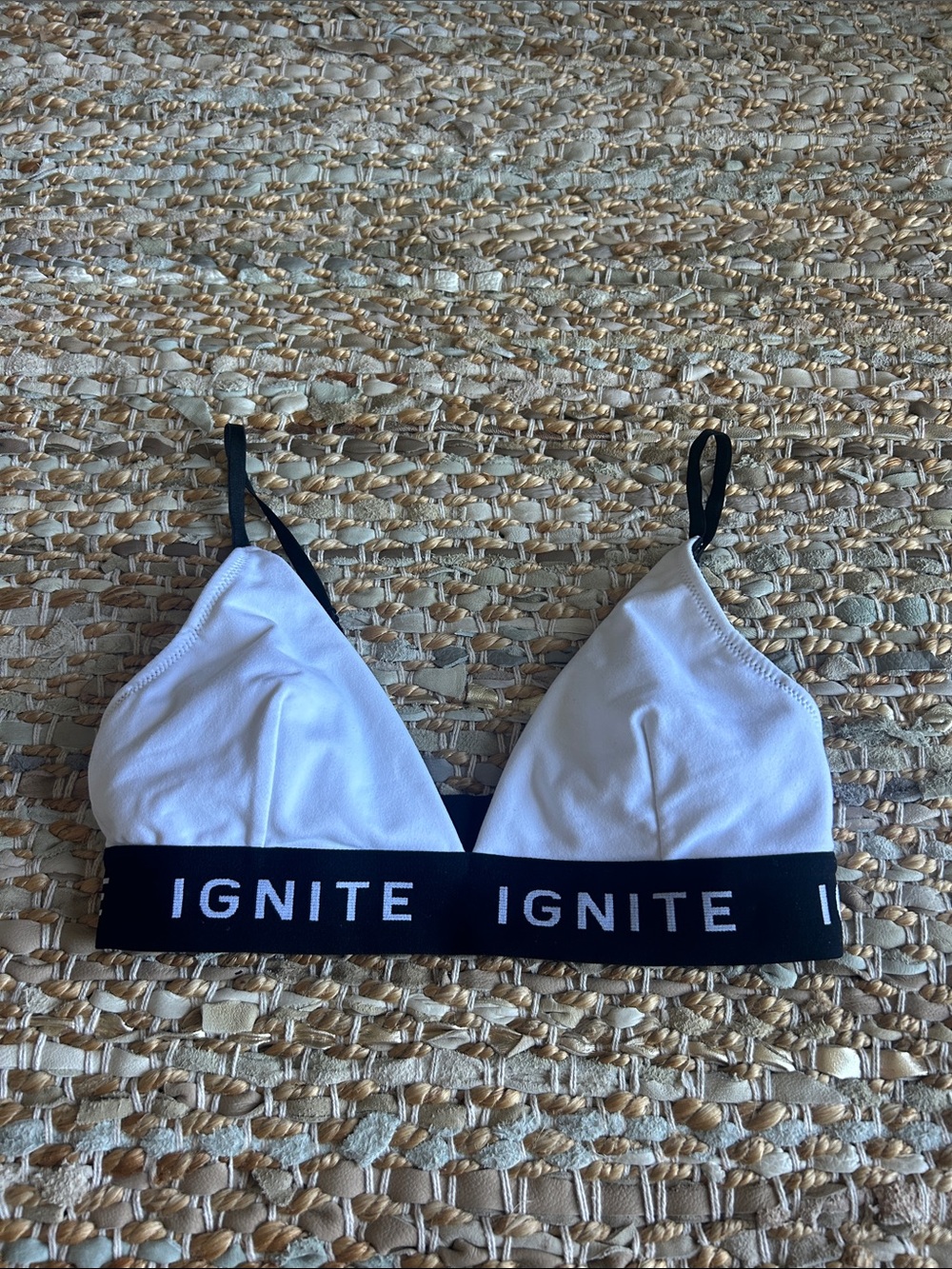 IGNITE sports bra w clasps black/white SIZE S